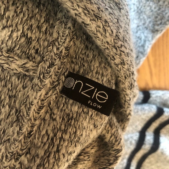 Onzie Varsity Sweater M/L Light Grey - Picture 9 of 10